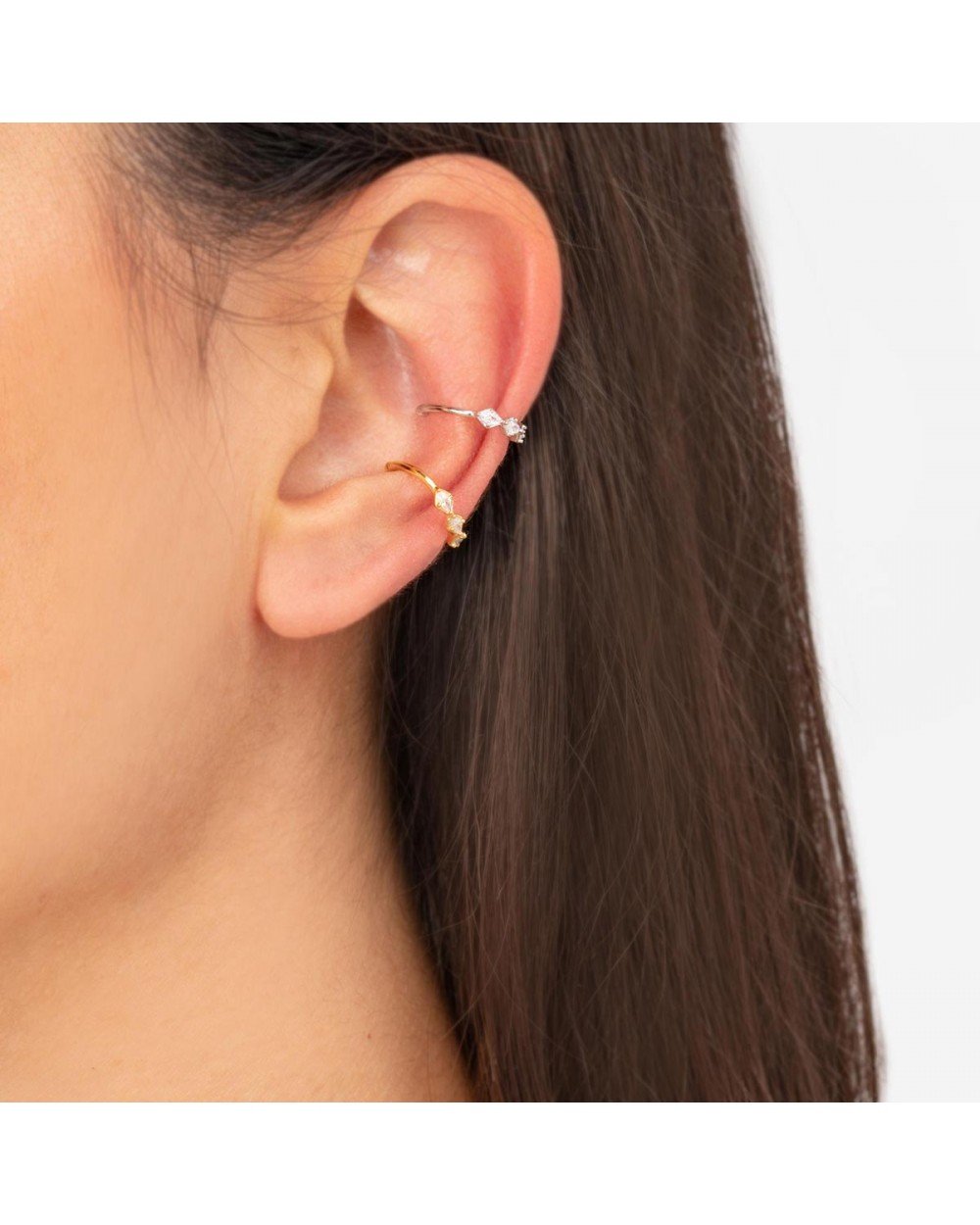 Κρίκος ear cuff ασήμι 925, κίτρινο επιχρύσωμα, με λευκά ζιργκόν, της Excite Fashion Jewellery. S-63-G-69 Κοσμήματα